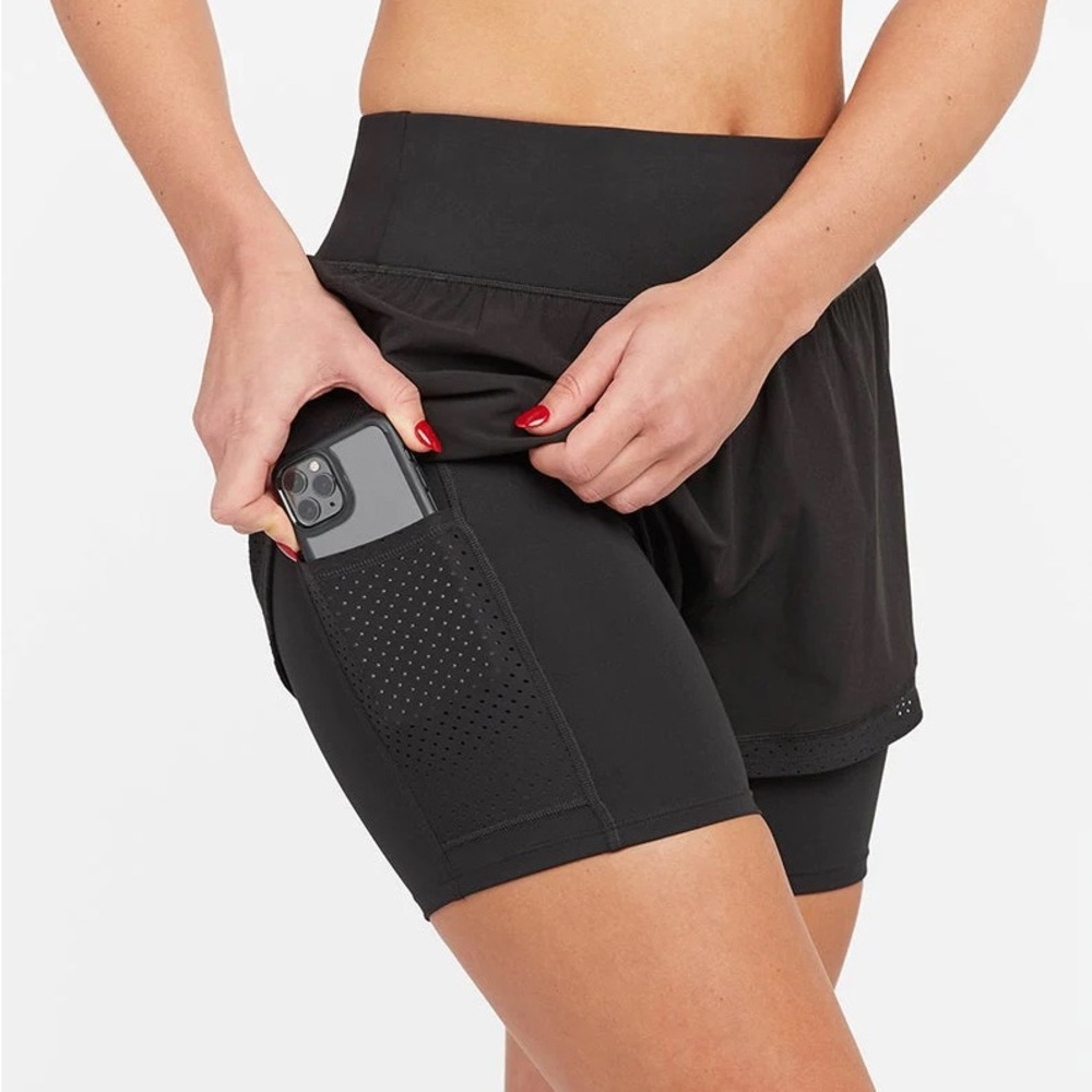 NWT Spanx 5” Black Get Moving short with pocket - Picture 4 of 6